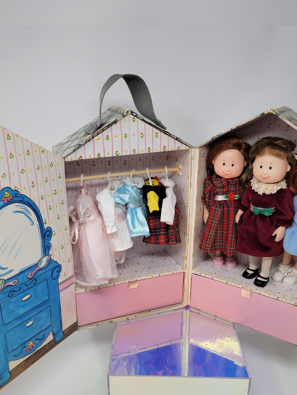 VINTAGE 1999 Eden Toys MADELINE Doll House In Paris w/ 3 Doll & Clothes *READ*
